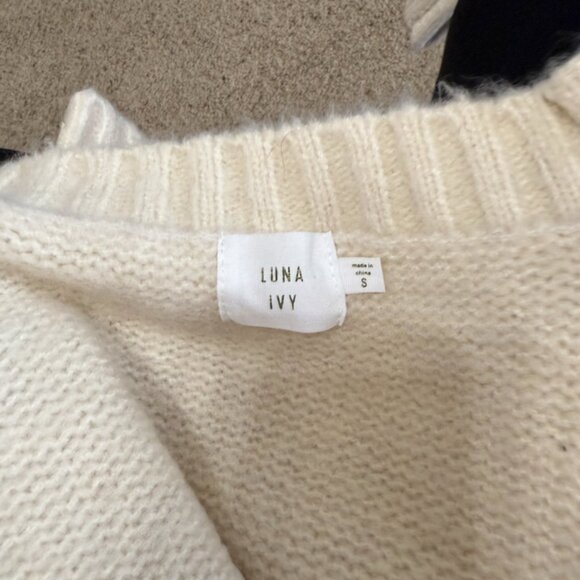 NWOT Luna Ivy Sweater SZ Small - Picture 5 of 7